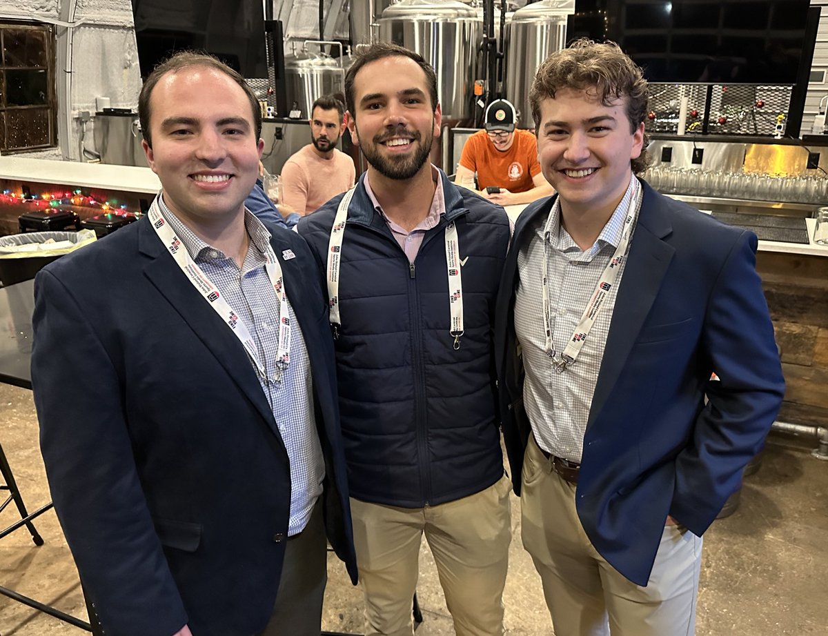 lukewinstel's tweet photo. Honored and grateful to graduate from the @SportsMediaUGA certificate program tonight alongside some of my favorite people 💯

@DOrlandoAJC @theleoreport @jacksonrowland9 @UGAGrady https://t.co/BZdh56LVre