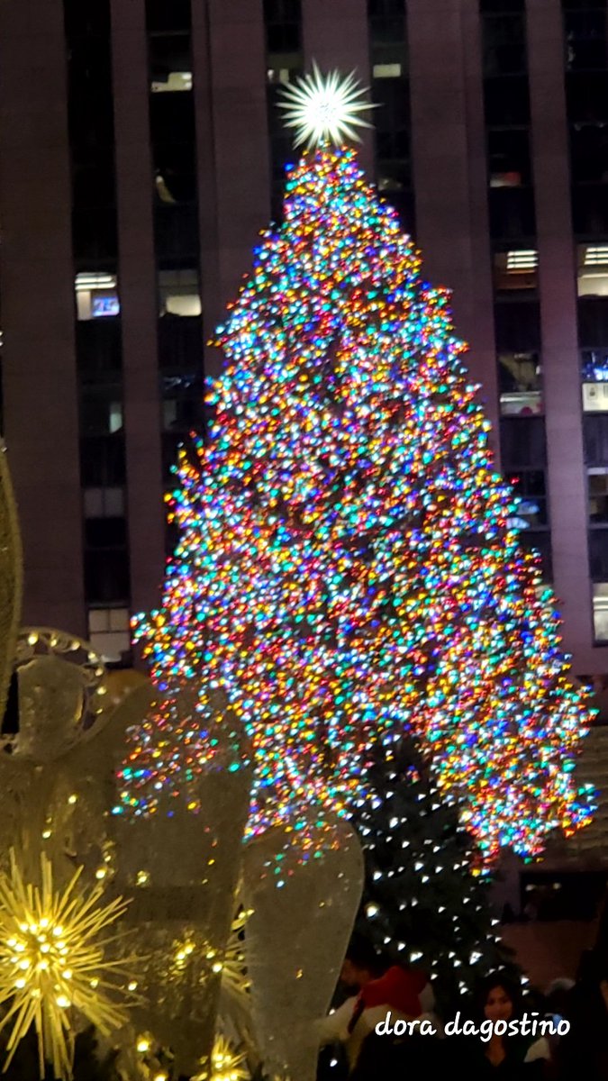 ArtistDora's tweet photo. #vss365
Oh Christmas Tree,
#laten love radiates from your scintillating branches
Please click on 📸 to read more. Hope the photo is not too small to read.
Guess where I was tomight? https://t.co/rQFuNZQXm8