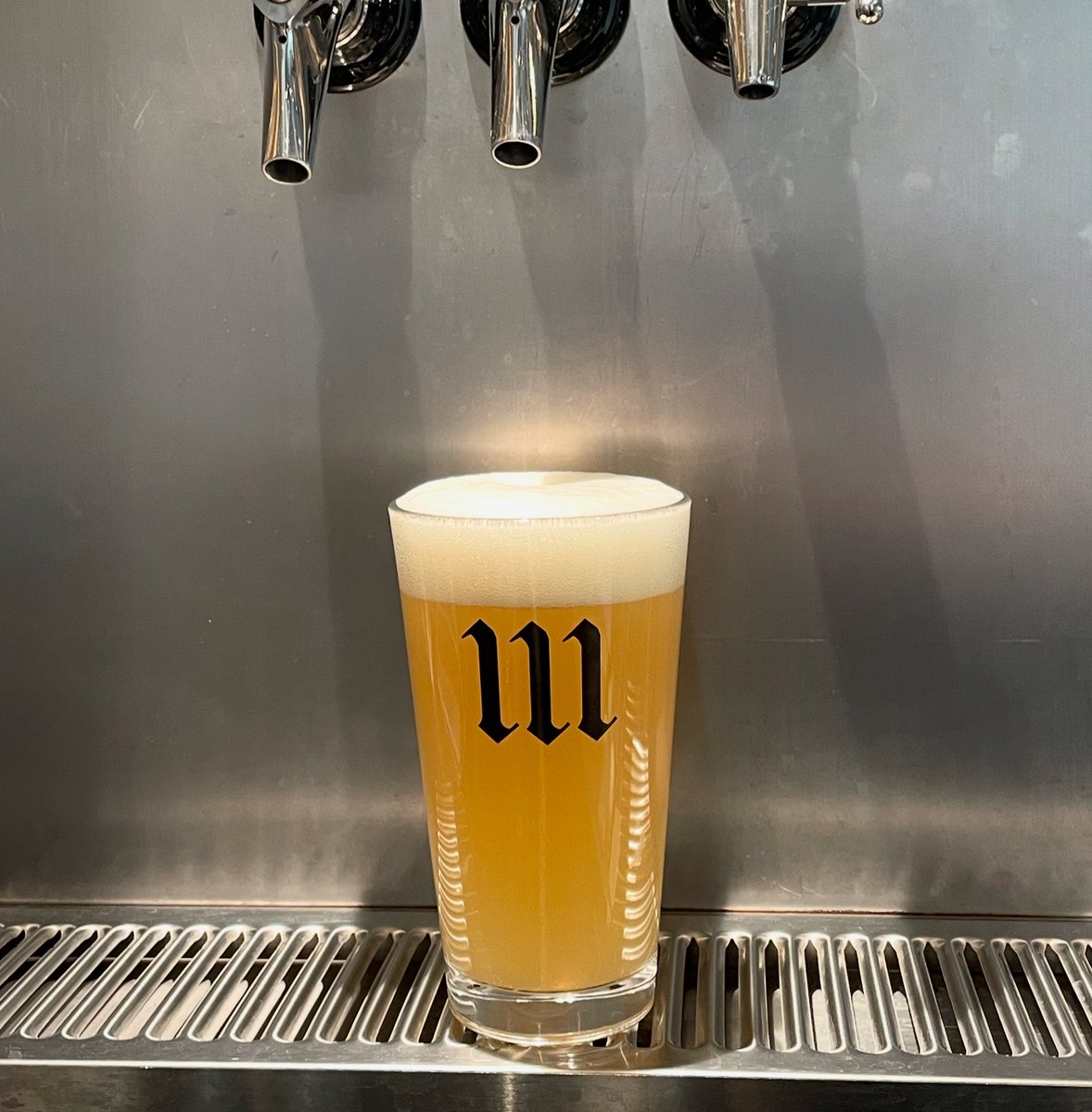 新しいビールが繋がりました。

Break Time / 本庄銀座ブルワリー
style:Micro IPA
ABV:2.5％

アルコール度数2.5％のMicro IPA。
レモングラスを思わせるような香りとフレーバー。
見た目は濁っており、ふくよかなボディ感があるため口に含んだ瞬間はHazy IPAのような印象です。