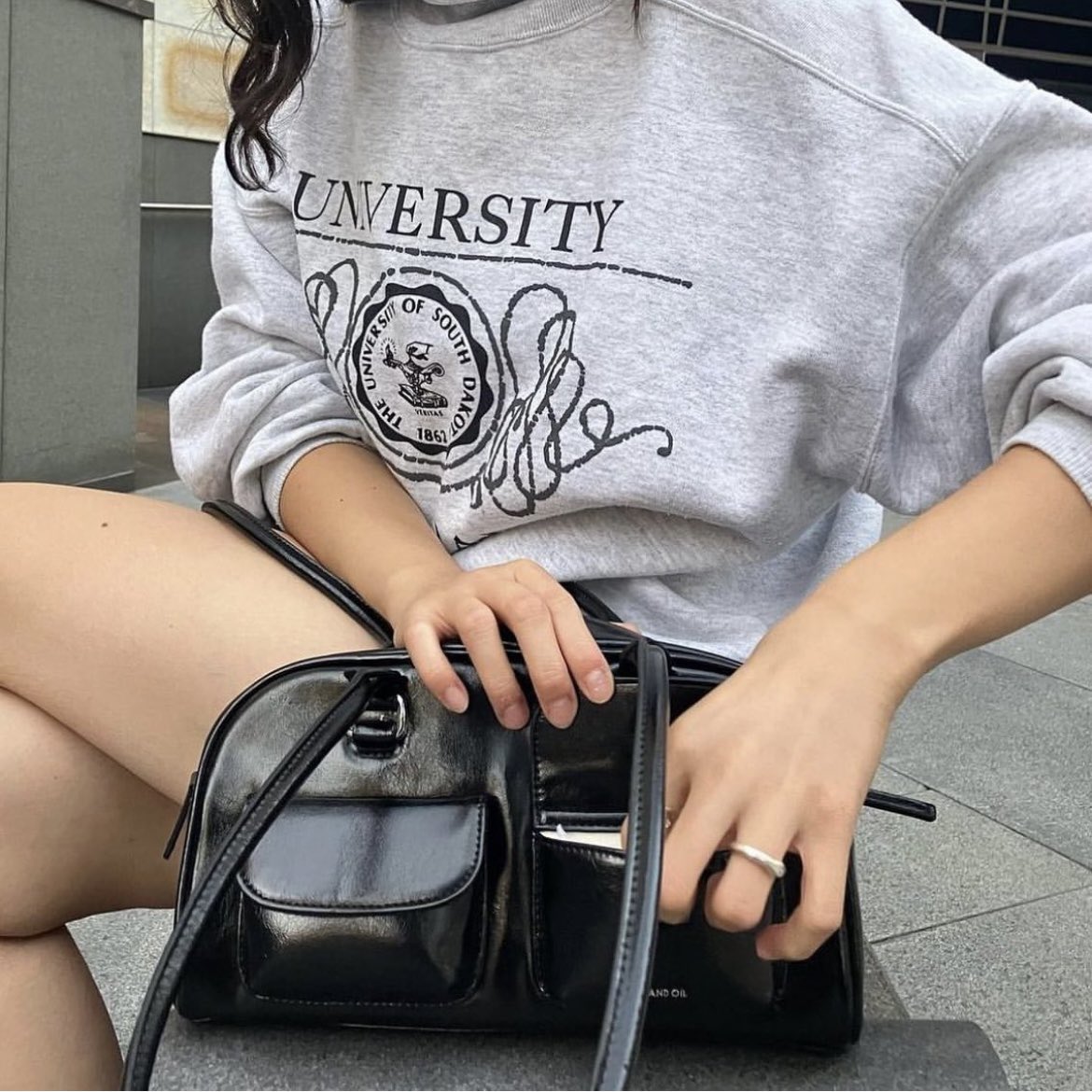Ningjareview's tweet photo. #พร้อมส่ง 𝗦𝘁𝗮𝗻𝗱 𝗼𝗶𝗹 𝗰𝗵𝘂𝗯𝗯𝘆 𝗯𝗮𝗴 💕รุ่นฮิต ใช้ง่าย ทรงสวย 

🛒 3990 บาท 
📌รับบัตรเครดิต 

#standoilthailand #standoil #standoilพร้อมส่ง https://t.co/OHD9Th0KbE