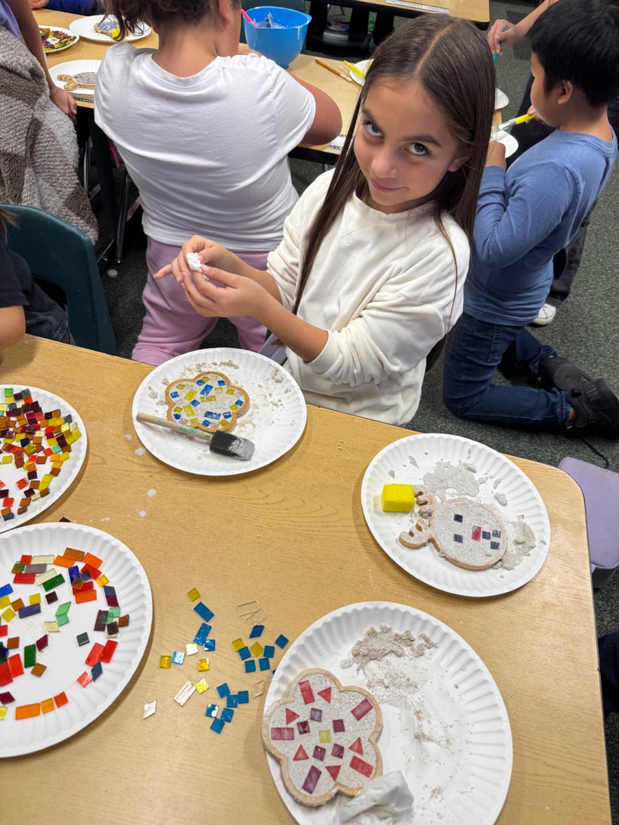 This ELOP after school session has been so much fun! Students experienced new ways to be creative. 
<a href="/wrbschool/">William R. Buckley</a>  #Burtonexperience #ELOP