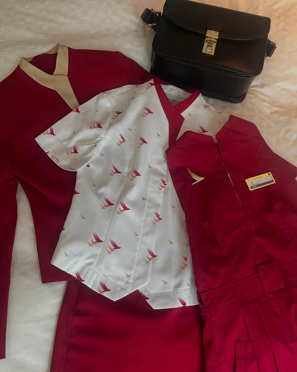CC203b's tweet photo. 國泰制服

記得1.訂閱  2.留言 3. 轉推 4.俾❤️ 
在此叩謝！💕😘😍🥰
#制服誘惑 #絲襪 #戀足 #性感 #Sexy #裸照 #性幻想 #情慾舒壓 #國泰空姐 #空姐偷食 #學生妹 #OL #Uniform #Stocking #cosplay https://t.co/ZsQ8mfX4s3