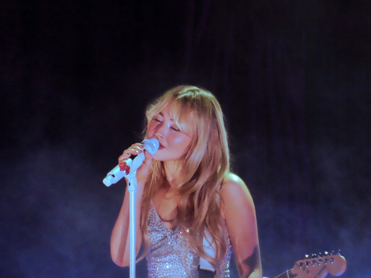 © 𝗣𝗼𝗽 𝗕𝗲𝗮𝘂𝘁𝘆 (#PopBeautyRP) 
Music › #EICSxTourRP › 𝗠𝗮𝗸𝗲 𝗨𝗽!  

News! 🗞️ ･ Read the 𝖺͟𝗋͟𝗍͟𝗂͟𝖼͟𝗅͟𝖾: Closer look to 𝗡𝘆𝗿𝗮 𝗦𝗲𝘃𝗮𝘀𝘁𝘆𝗮𝗻 (<a href="/luxenscripts/">moved to @luxenote 💌</a>)'s on stage tonight perfoming in Vancouver.