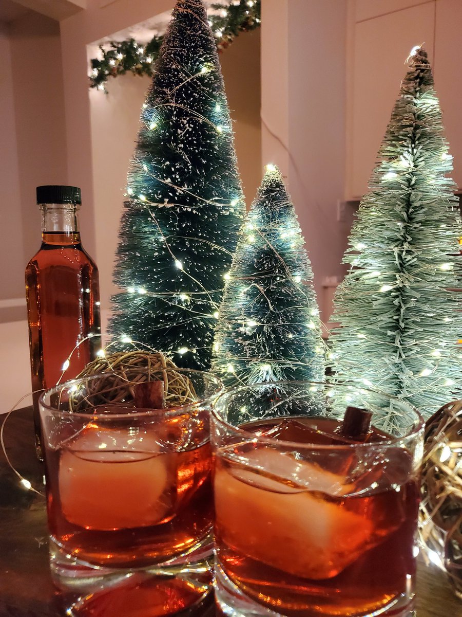 Maple syrup and cinnamon Negronis