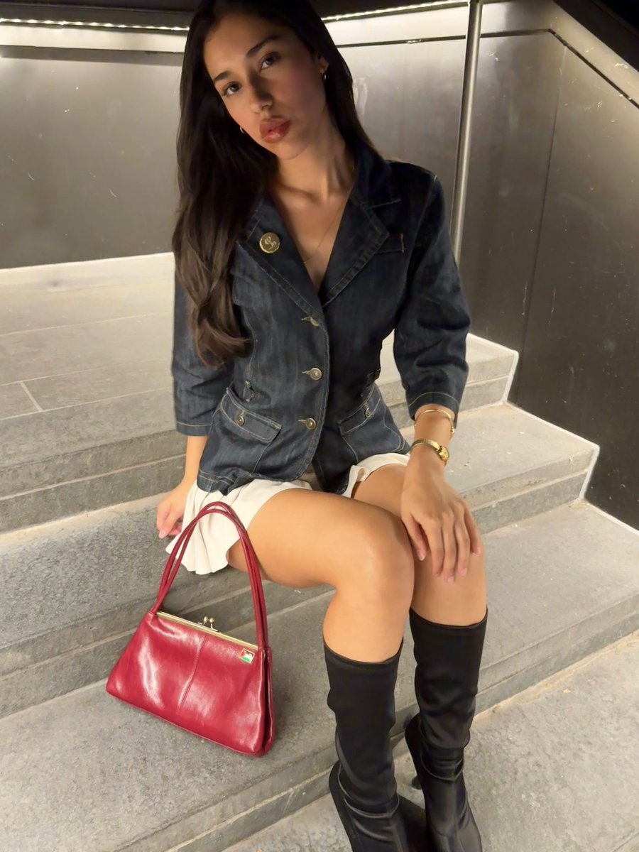 lauransaanchez's tweet photo. thank me later🌹💋 https://t.co/Xtn4c77nk1