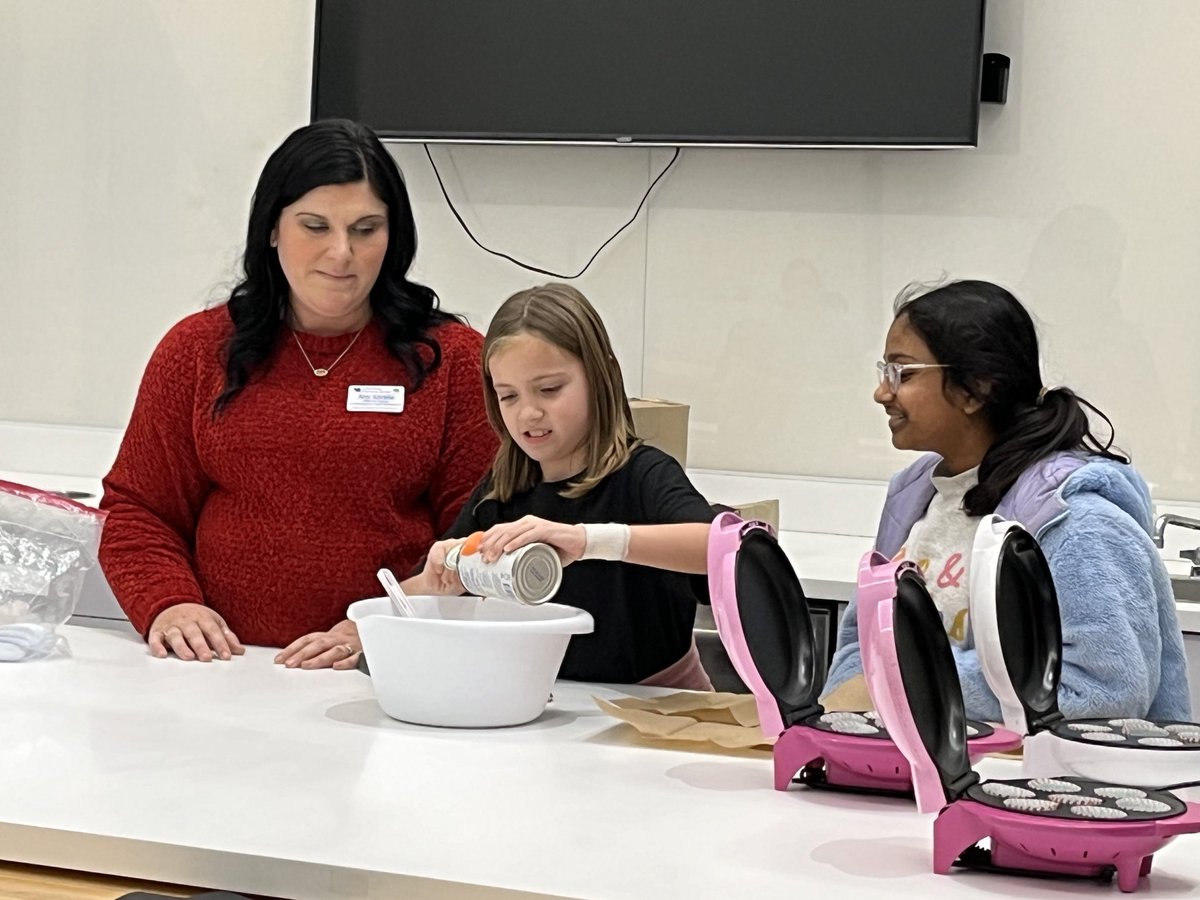 LoweLibrary tweet media