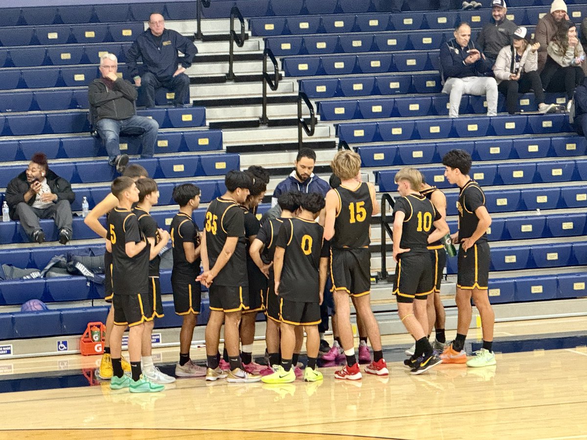 We’re about halfway through the first quarter of the last game of the day. Gregori is completely in control over McNair 23-11.