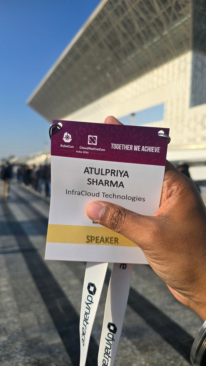 TheTechMaharaj's tweet photo. Let's get started with India's first @KubeCon_ - looks HUGE!! 

@CloudNativeFdn

#KubeConIndia https://t.co/Qdw1jWWPXW