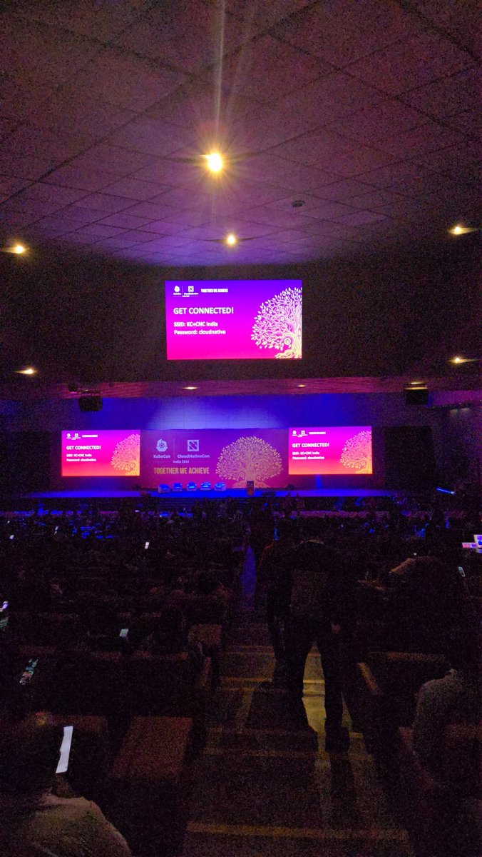 TheTechMaharaj's tweet photo. Let's get started with India's first @KubeCon_ - looks HUGE!! 

@CloudNativeFdn

#KubeConIndia https://t.co/Qdw1jWWPXW