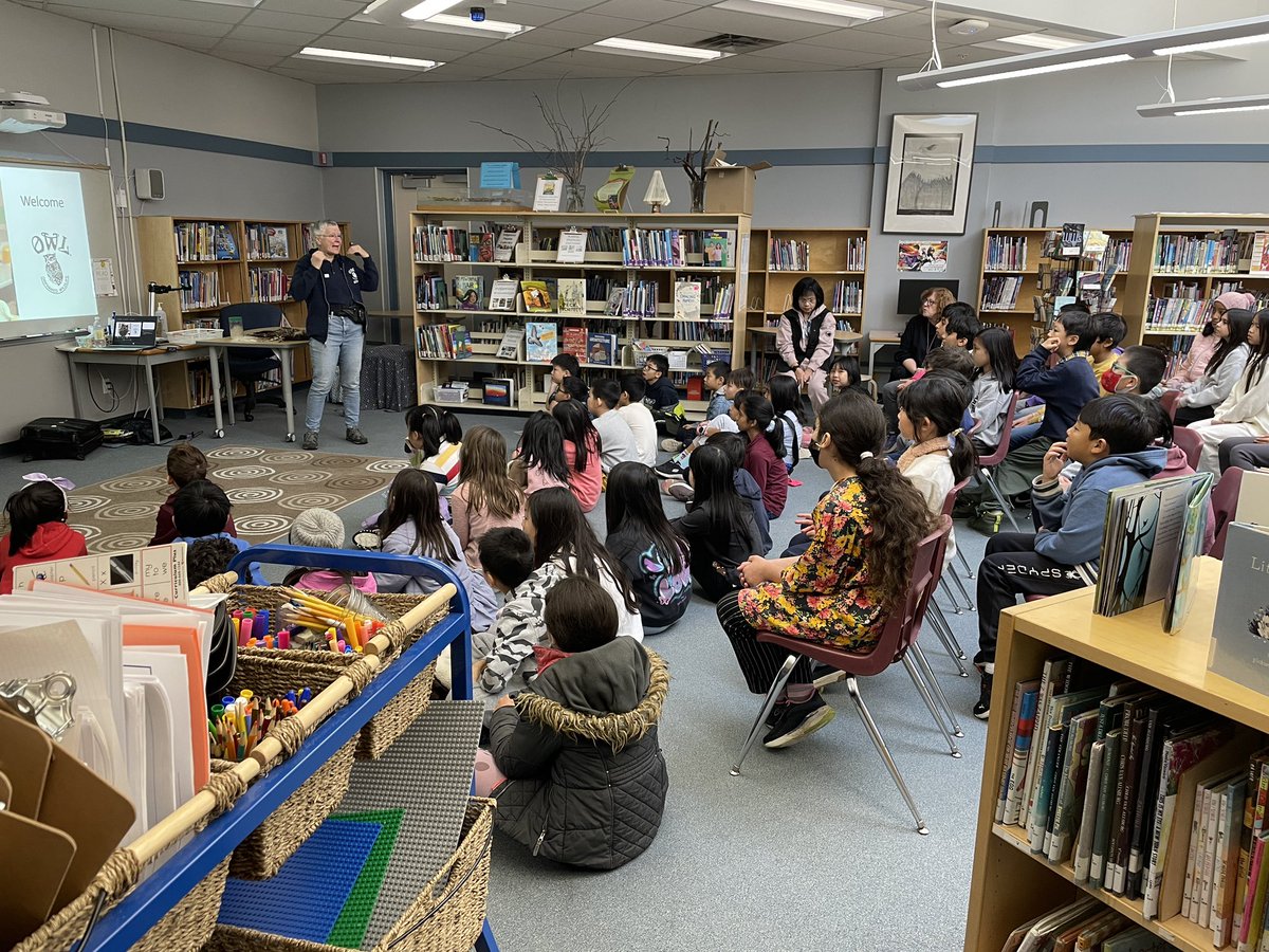 jenparaujo's tweet image. Thank you @OWLRehab for visiting and teaching us so much about owls and raptors. We loved meeting Luna and Bob! @southslopeSD41 @burnabyschools @bctla