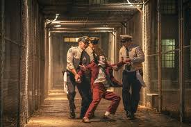 merlinpapin3's tweet photo. .@FredOL69007 .@tbarnaud #MerlinAwards2024 Voici Mon TOP30 des #MeilleursFilms vus en 2024
20 – #JokerFolieàDeux de Todd Philipps (2024) avec Joaquin Phoenix Lady Gaga Harry Lawtey Zazie Betz Jacob Lolfland Brendan Gleeson
Le comédien raté Arthur Fleck rencontre l'amour de sa vie, Harley Quinn, alors qu'il est incarcéré à l'hôpital d'État d'Arkham. À sa sortie, tous deux se lancent dans une aventure romantique vouée à l'échec.