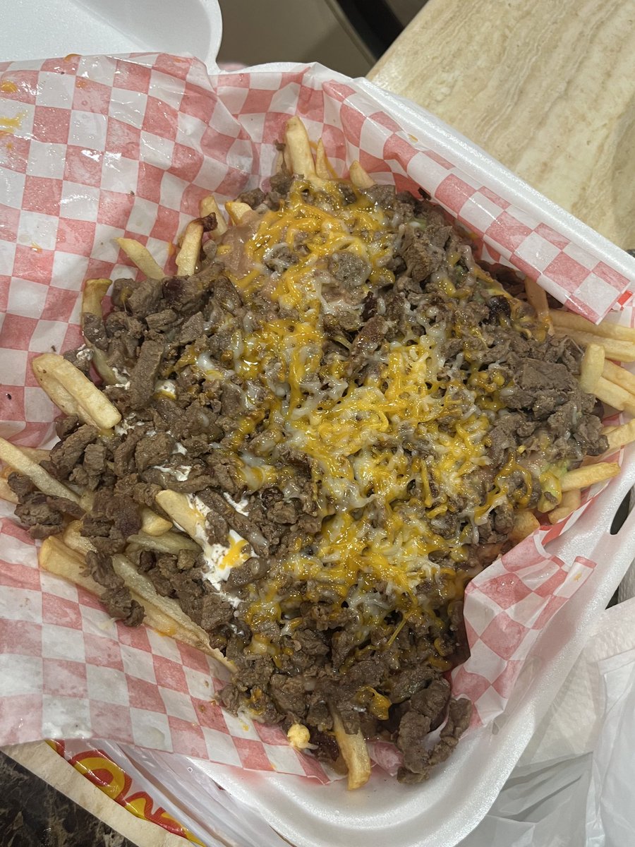 catpookiee's tweet photo. done with finals 😋 https://t.co/qzuR18dKln