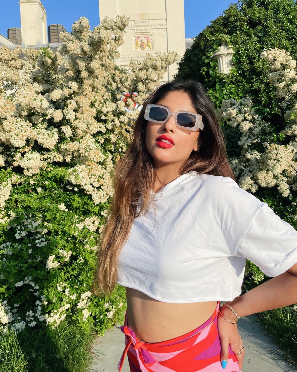 Everyone enjoy every moment  🥰