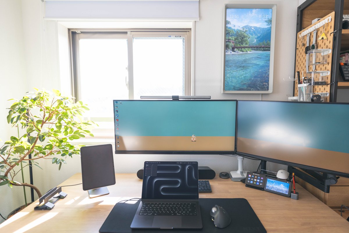 ReeDo_zzz's tweet photo. Atmoph Window Yo 設置した！
いつか3枚にして並べたいw
#AtmophYo #desksetup https://t.co/gWpNpoYUad