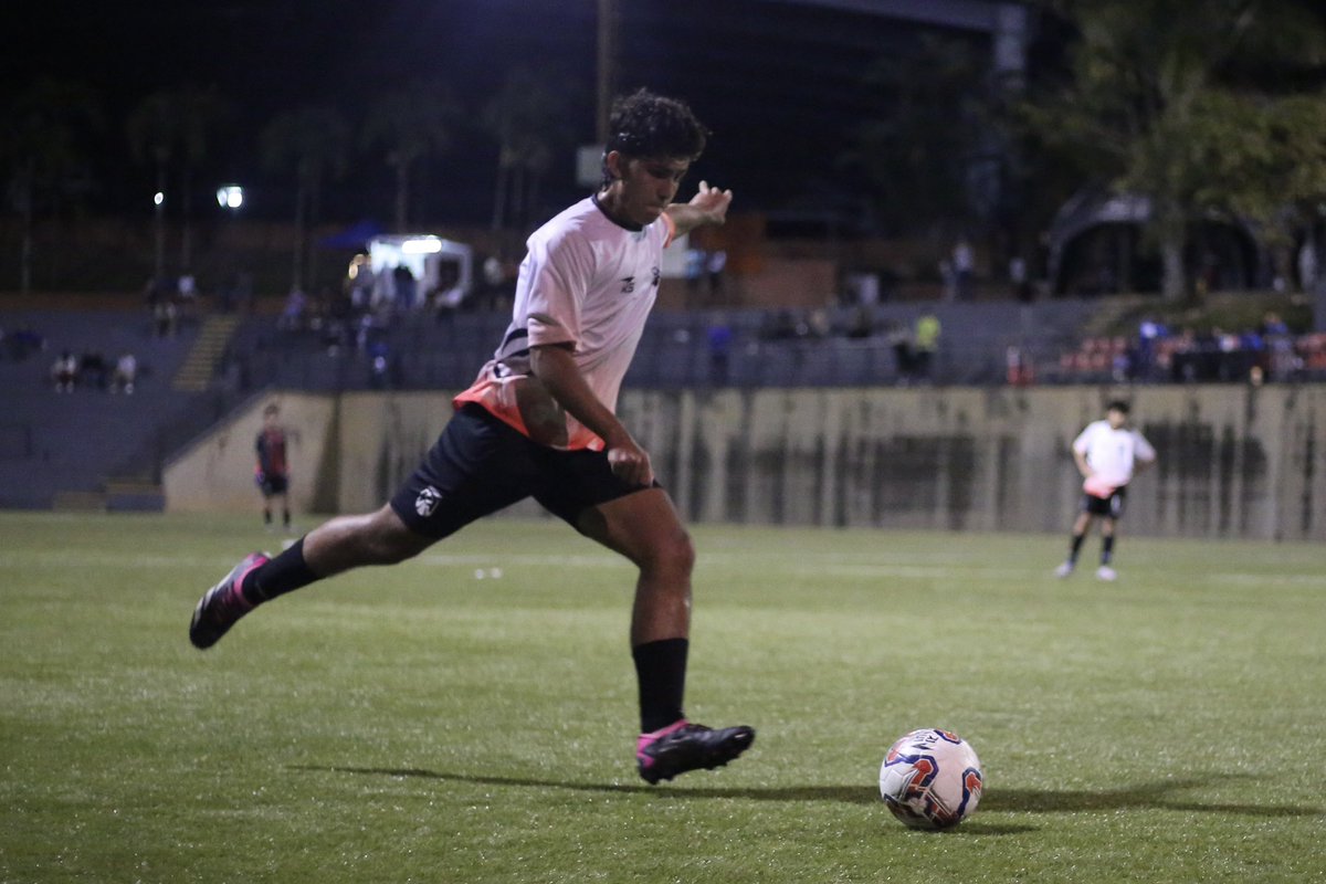 LigaPipoRossi's tweet photo. ¡Rompiendo barreras! 🏆 

@dlgescuela se logra consagrar campeón en un partido muy difícil frente a @300futbolclub 💯👏

🏆Division Bronce | Sub-15

#LigaPipoRossi | ʟᴀ ᴍᴇᴊᴏʀ ʟɪɢᴀ ᴅᴇ ᴄᴀʀᴀᴄᴀꜱ https://t.co/zBYUBAy5hl