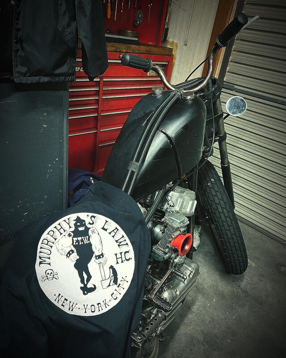 ONI__PAN's tweet photo. 何年振り？
Tシャツ購入した！
多くは語りませんが。
今も昔も、変わらずステキ！
#ruller 
#murphyslaw 
#psychocycles
#panhead
#duoglide https://t.co/Tptbe4MMWd