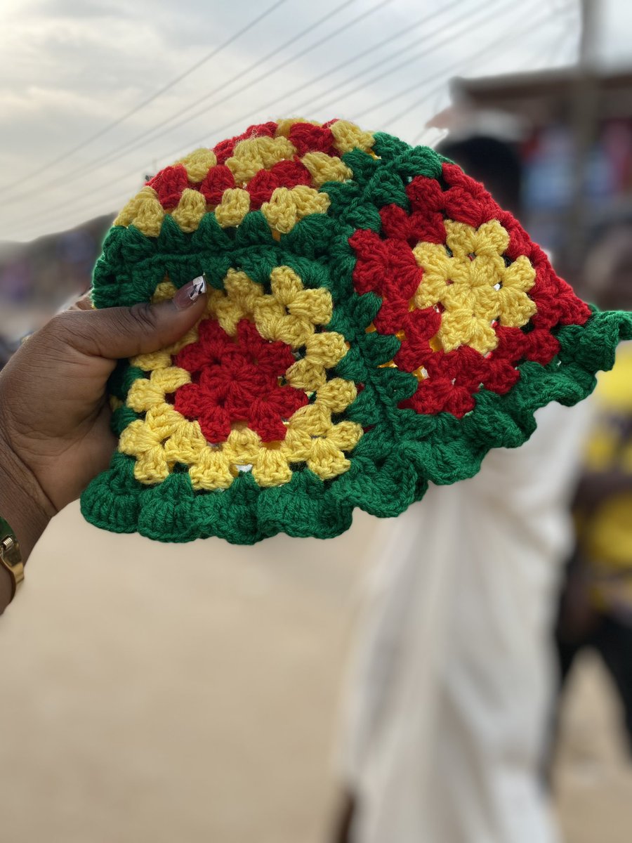 crochey2's tweet photo. Jah Rasta fara
I made this too ๐ #Jamaica #crochet #rufflehat #grannysquare https://t.co/xZ65ItnaXT