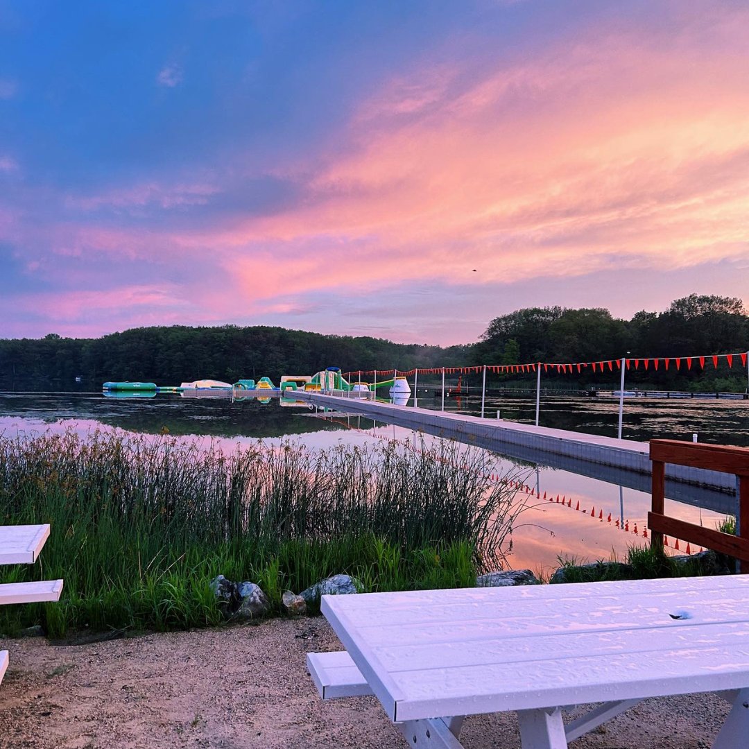 CampAmericaNZ's tweet photo. Ahhh Summer Camp sunsets... There's nothing quite like'em! 😍

Want to find out more? DM us for the details 💌

#Campamerica #summercamp #campcounsellor #summercampcounsellor https://t.co/X8l2BL8WRb