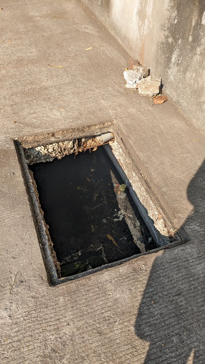 Adelf92's tweet photo. Drain cover missing on St. Dominic's Road.  Junction of St.Andrew's road. Bandra. Please do the needful before someone falls in ! @mybmc @mybmcWardHW @MumbaiPolice @Asif_Zakaria https://t.co/hSzoMQ82yy