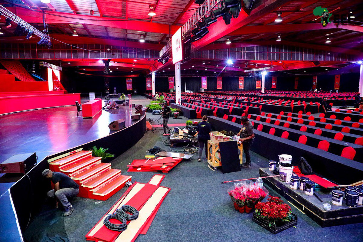 g_mapaya's tweet photo. We need to be honest guys. The @EFFSouthAfrica is well organized and handles their business proper. I am not surprised that the @Our_DA and FF+ calls EFF the number one enemy. This is a well oiled machine. https://t.co/4q4nm7GHRJ