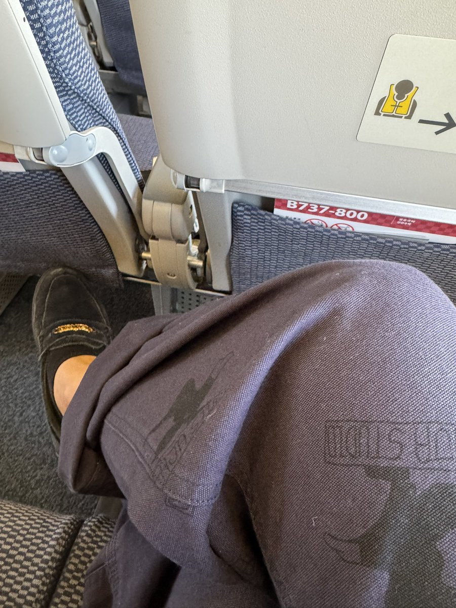 gdeh75affa's tweet photo. Bye Shizuoka, Hello Okinawa!!
#沖縄出張 https://t.co/s2503rduS0