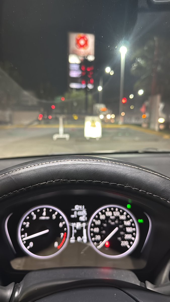 Robermdzm's tweet photo. @kvelgal Cargando gas https://t.co/fJC5p64kXv