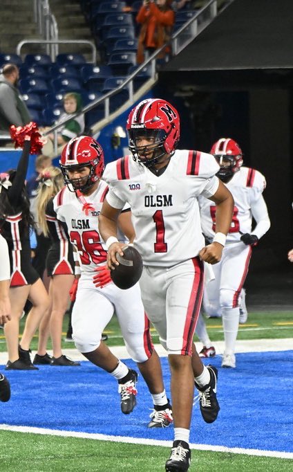 Jabin Gonzales 2027 QB (@jabingonzales) on Twitter photo Sophomore Varsity full season highlights!
• Was used in rotation as a dual threat QB
• Contributed 15 TDs over the season - 10 passing, 5 rushing
• 2024 D2 State Champs 💍
hudl.com/video/3/209263…
Recruiting coordinators <a href="/coachdixon_OLSM/">Greg Dixon</a> <a href="/CoachJGonz/">Jermaine Gonzales</a> <a href="/OLSMFootball/">OLSM Football</a> Sophomore Varsity full season highlights!
• Was used in rotation as a dual threat QB
• Contributed 15 TDs over the season - 10 passing, 5 rushing
• 2024 D2 State Champs 💍
hudl.com/video/3/209263…
Recruiting coordinators <a href="/coachdixon_OLSM/">Greg Dixon</a> <a href="/CoachJGonz/">Jermaine Gonzales</a> <a href="/OLSMFootball/">OLSM Football</a>