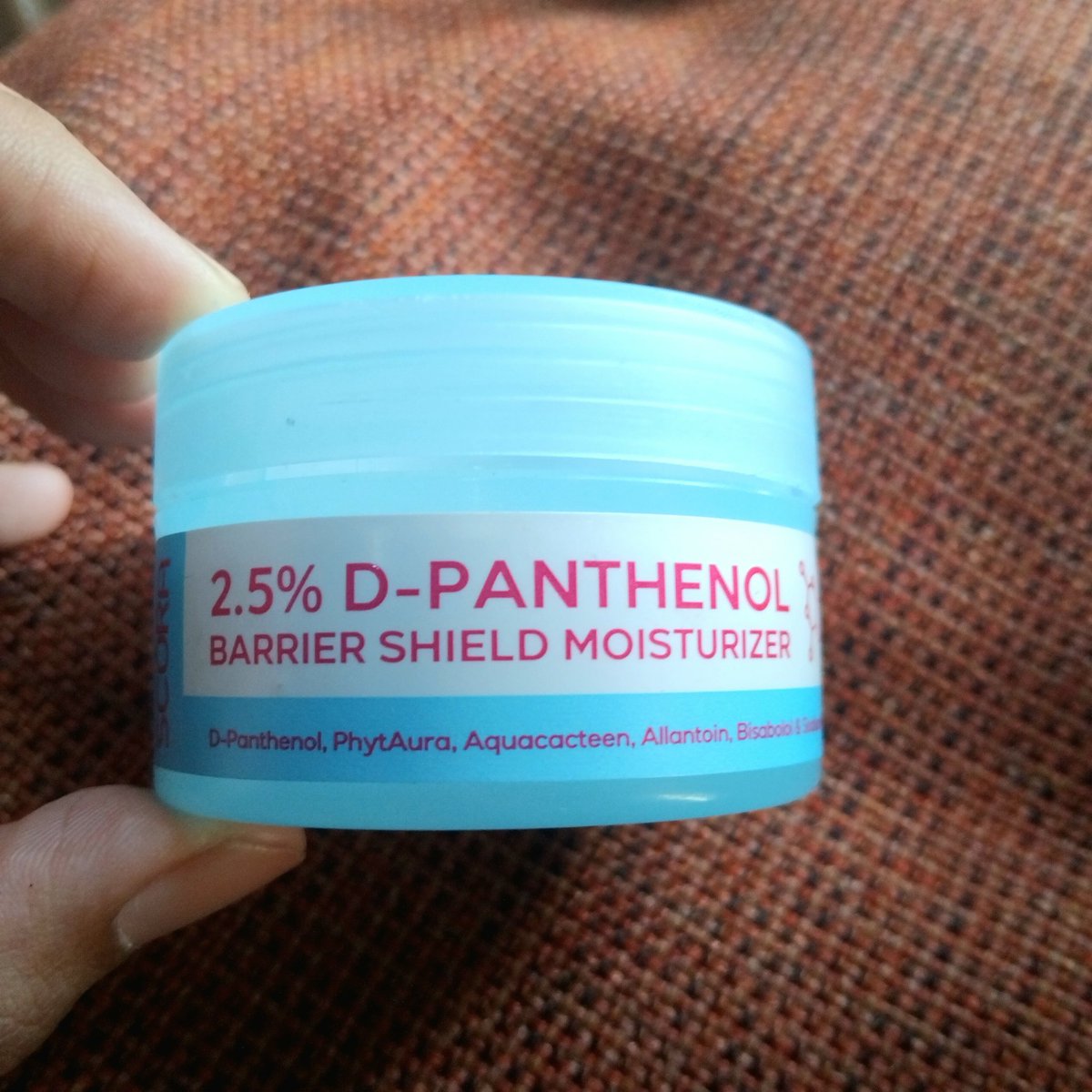 interstarlight's tweet image. ada yg pake mousturizer scora ini gak???