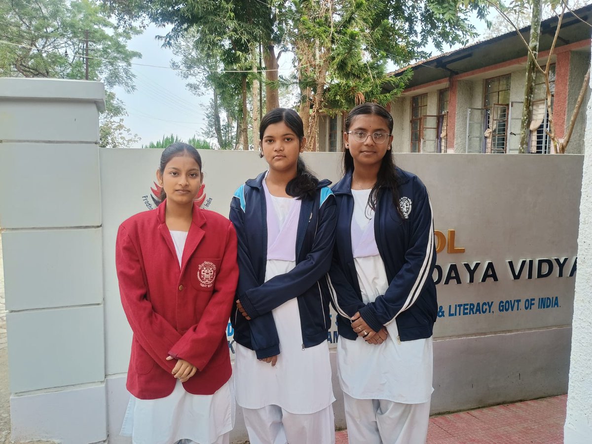 Jnvsribhumi's tweet image. &quot;Class 9 students of JNV Sribhumi recite a devotional song to Shri Ram at #BhashaUtsav2024, celebrating #UnityThroughLanguages and #Multilingualism envisioned by #NEP2020. 🙏✨ @narendramodi @PMOIndia @EduMinOfIndia @dpradhanbjp #SchoolEducation&quot;