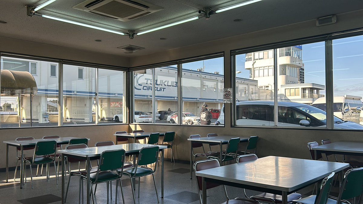 jishikaw8's tweet image. 久しぶりにエイトでツクバしに来たら忘れ物多くてギリギリ致命傷。天気は晴れててよろしい。