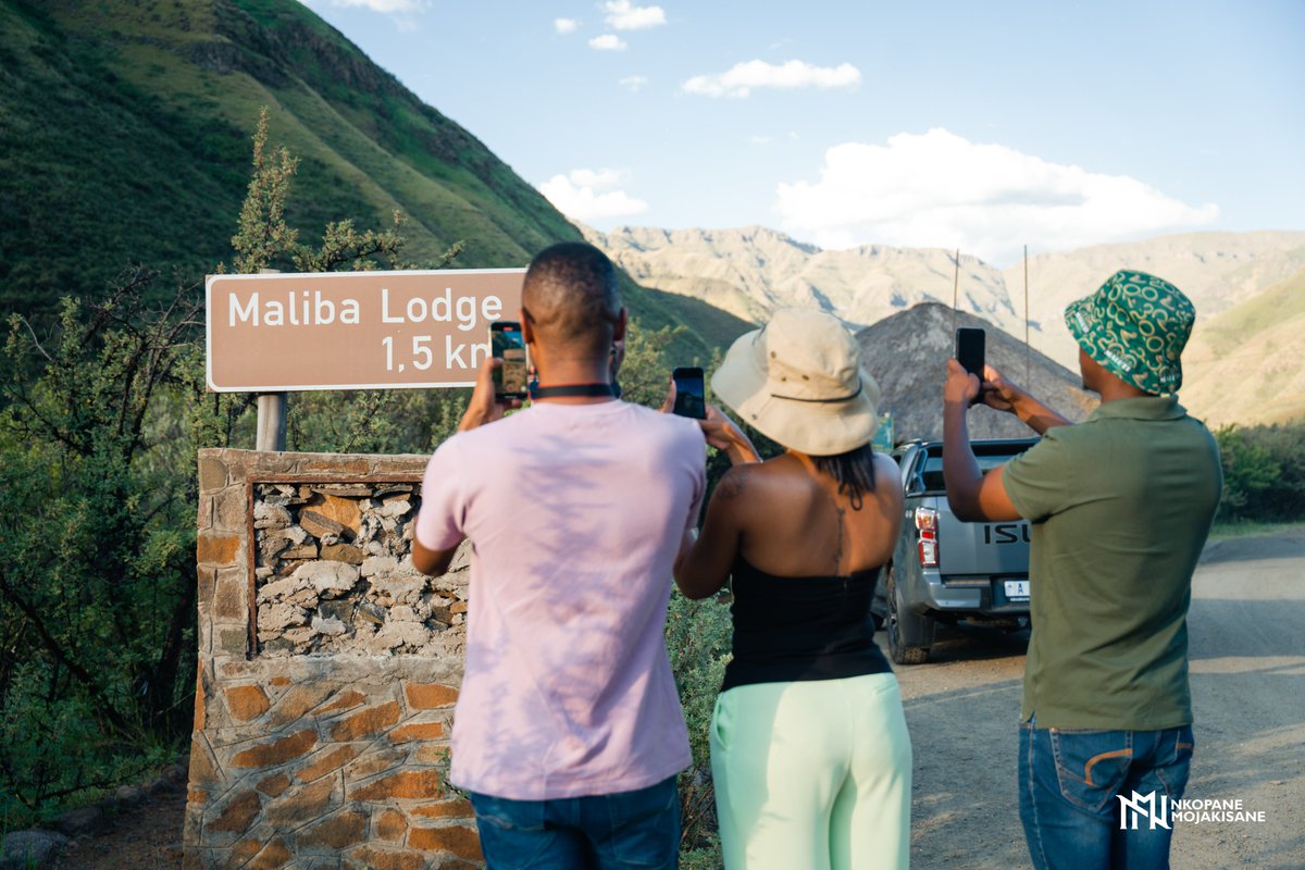 Nkopane00's tweet photo. From Maseru to the stunning Maliba Lodge, we journeyed through Lesotho’s majestic mountains in the new @isuzusa . It handled the rugged terrain with ease, making every moment unforgettable. Lesotho’s beauty https://t.co/YrqAH98uPi