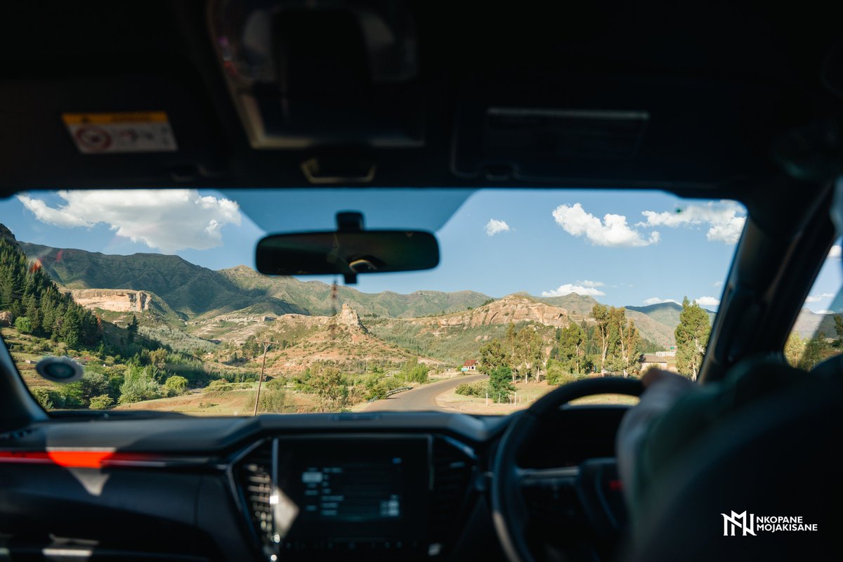 Nkopane00's tweet photo. From Maseru to the stunning Maliba Lodge, we journeyed through Lesotho’s majestic mountains in the new @isuzusa . It handled the rugged terrain with ease, making every moment unforgettable. Lesotho’s beauty https://t.co/YrqAH98uPi