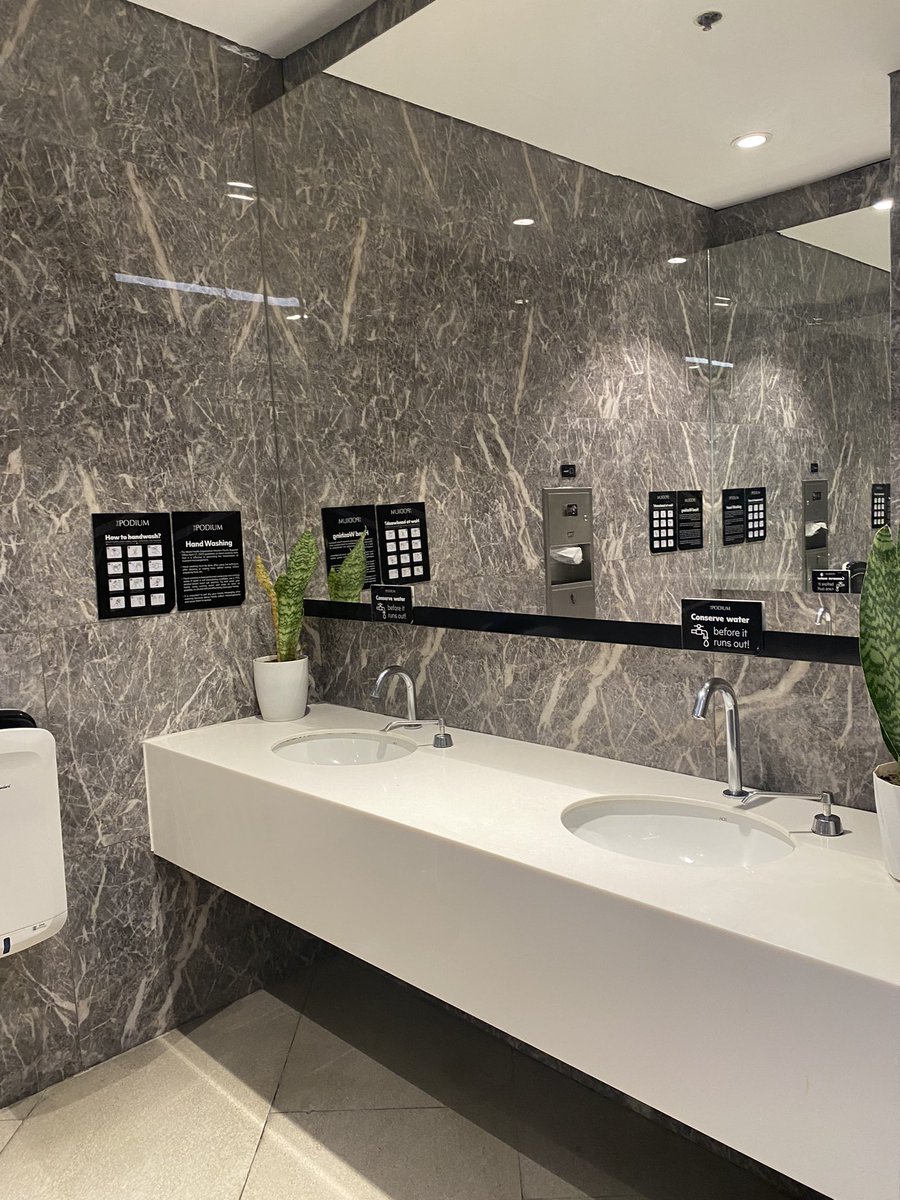 Jakl55's tweet image. LIMA SILANG TUMIKIM NG TITI MO HAHAHA #podium #podiummall #Megamall #alterbagets