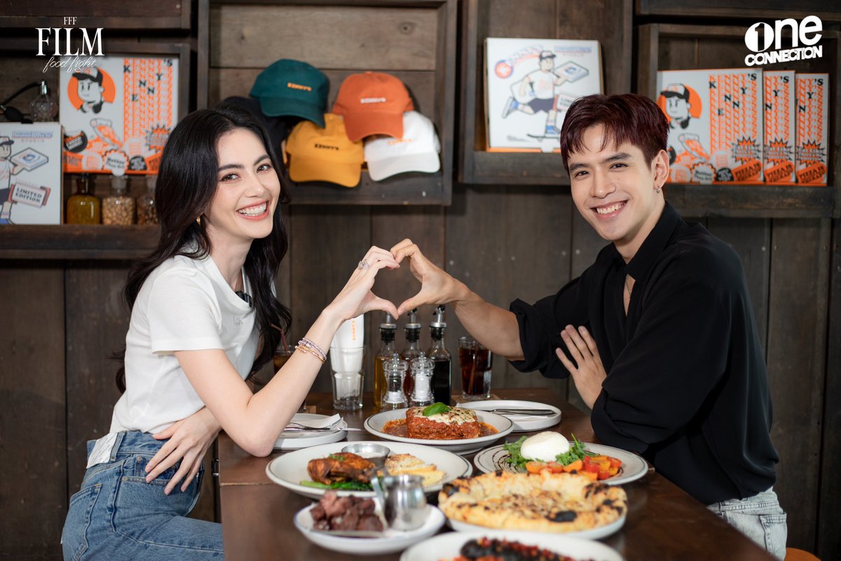Oneconnection31's tweet photo. 🍴“ฟิล์ม - ใหม่” กับมื้ออาหารสุดพิเศษที่จอยในการเมาท์มอ���สุดๆ 😬 -  FFF : Film Food Fight | Ep.2

📍KENNEY’S BKK

ใครยังไม่ได้ดู ไปดู ▶️ YouTube : One Connection
🔗 https://t.co/KNHrKTxnay

#FilmFoodFight
#Filmthanapat 
#davika
#oneconnection 
#one31 https://t.co/GAG5W908fd