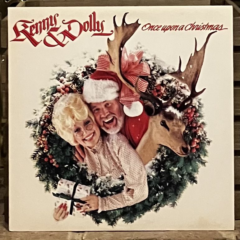 bobzevon's tweet photo. Hey, jets some albums I played recently #vinyl #xmasmusic #xmas https://t.co/4dPFEuTlJk