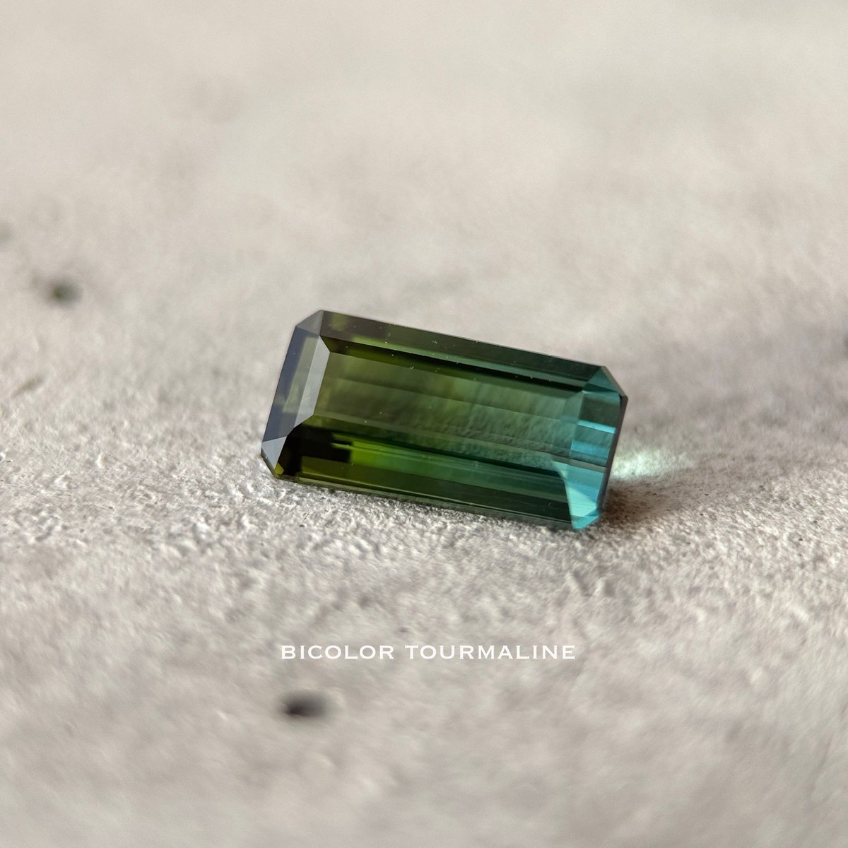 satotradingco's tweet photo. 色が溶け込みあったトルマリンもいいですよね😊

#bicolortourmaline #バイカラートルマリン #トルマリン https://t.co/HcRmRzG43D