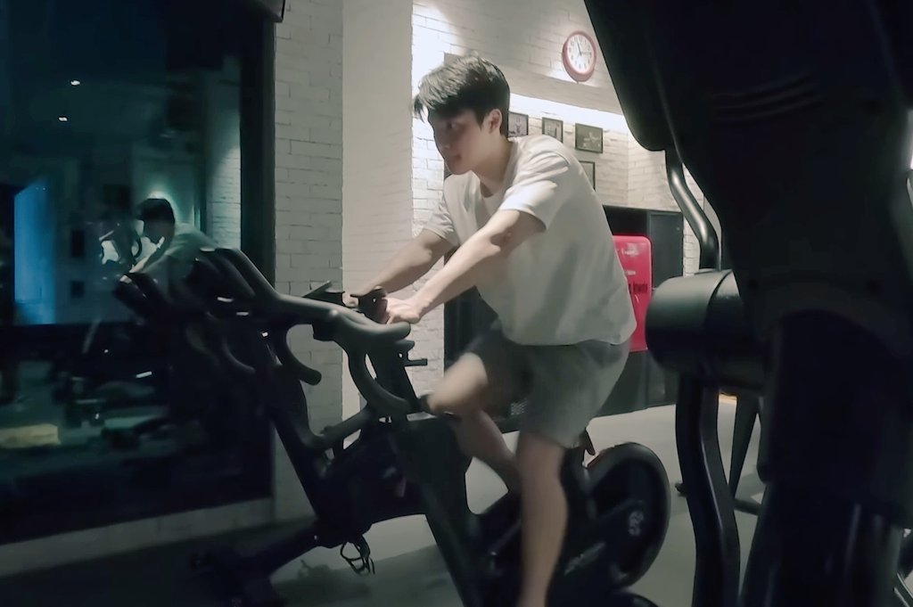 헬스장  도경수 ㅁㅊ