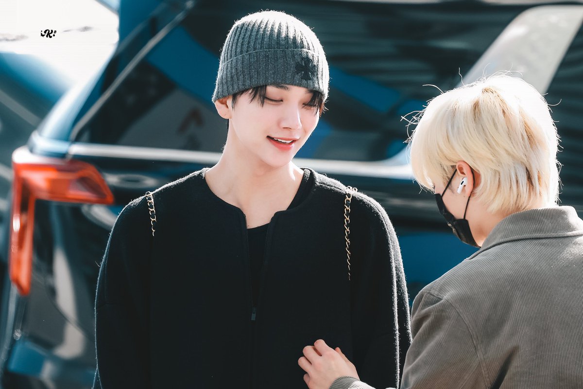 K2_1230_'s tweet photo. 241211 😗

#조슈아 #홍지수
#ジョシュア #JOSHUA 
#세븐틴 #SEVENTEEN

HD 🔗：https://t.co/oqWgAKwlzY https://t.co/t4pYaKcsmC