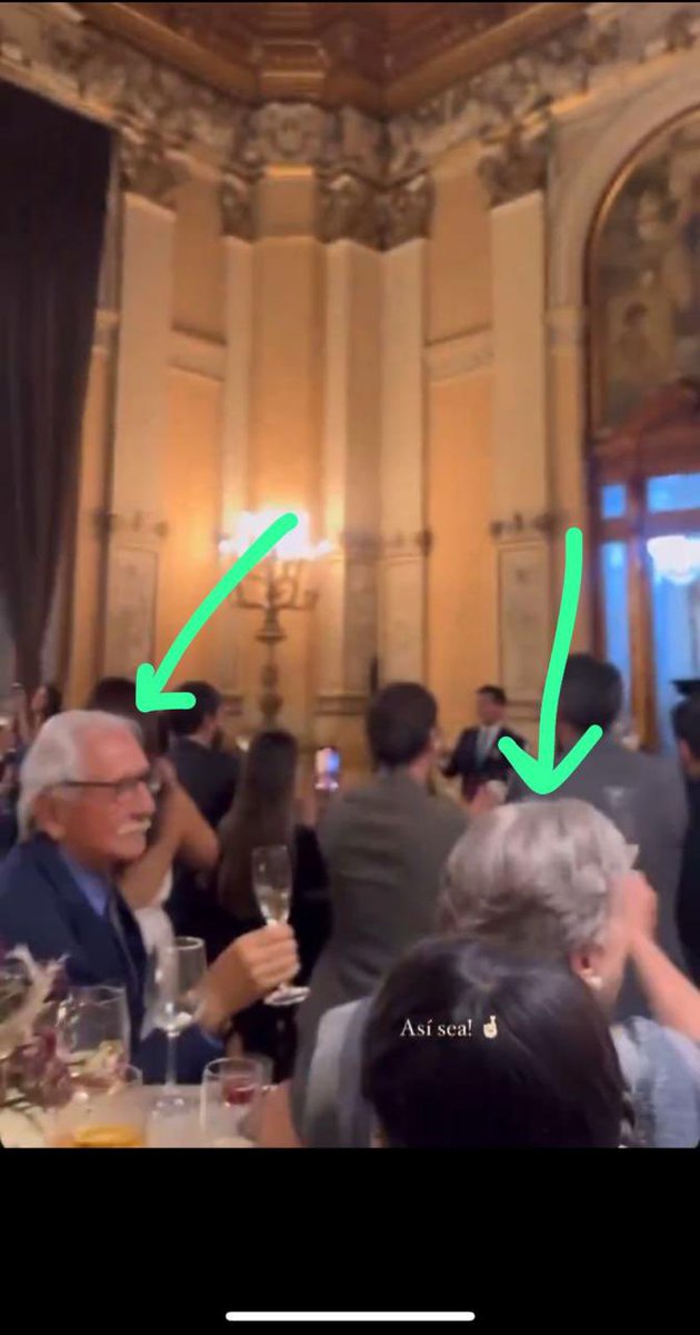 Miren … <a href="/aliciabarcena/">Alicia Bárcena</a> y su esposo en el <a href="/MUNALmx/">MUNAL</a> en la boda que no fue boda! No son iguales salieron PEORES