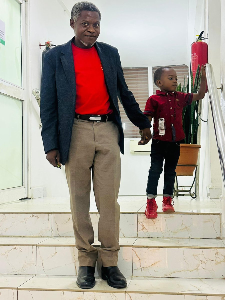 HAPPY BIRTHDAY 🎂🥂🍾🍷🎉🎈⚽🥅🏆🥇 SAMUEL UBUNTU MSÔN-TER-AÔNDO DOOGA TUGH MNYAMKU MGONGO AGANYI IKYOR my heir apparent
May you grow in the wisdom of YAWH and live a life of service to God and Humanity.
Dude had a good time  in my office yesterday to mar his Birthday 🎂#memories