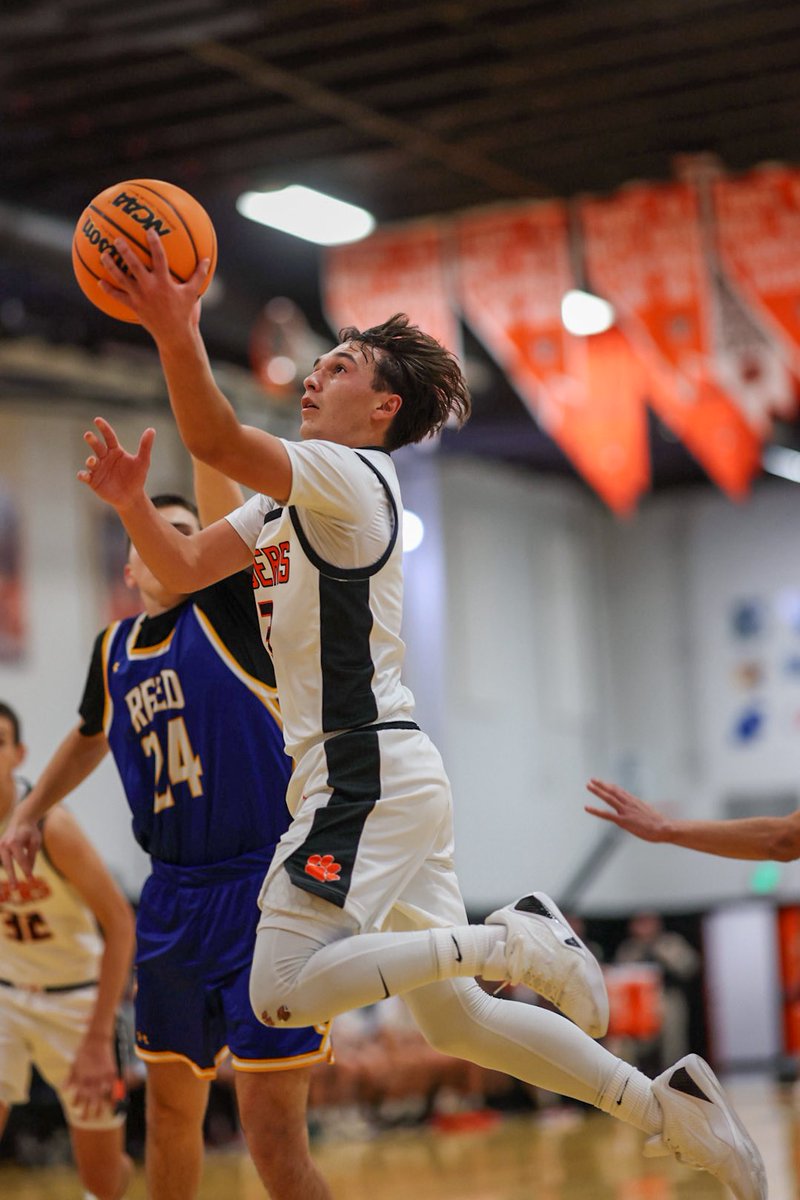 Tigers go to 2-0 in league with a 82-48 win over Reed. Thacker had 28pts and 6 stls, Messick added 15 pts and 3 ast. Tolbert had 2 blcks, and Daron Kizer had 6 rebounds. Tigers will take on Reno at home, next Thursday, December 19 for Hall of Fame night. <a href="/RGJpreps/">RGJ preps</a> <a href="/CarterEckl/">Carter Eckl</a>