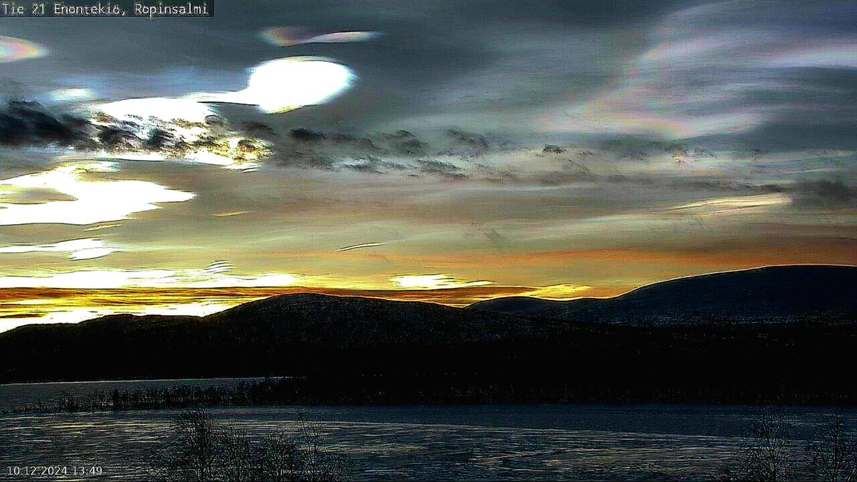Polar stratospheric clouds in Lapland yesterday🫶