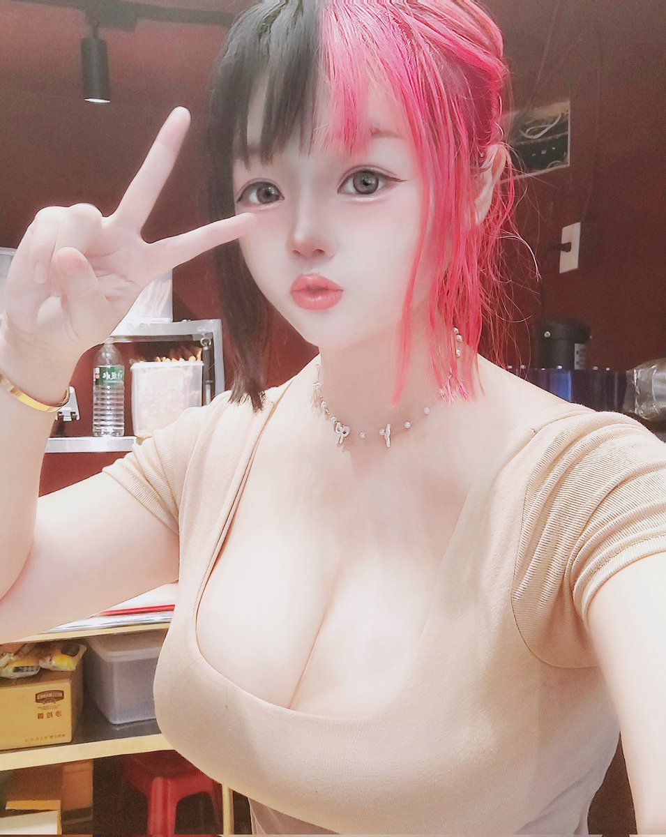 我今天在店裡哦～
火記酥心煎餅果子－中科店
地址：台中市西屯區福順路358號
19:30前要來喔～
#歡迎捕捉
#來找我聊天