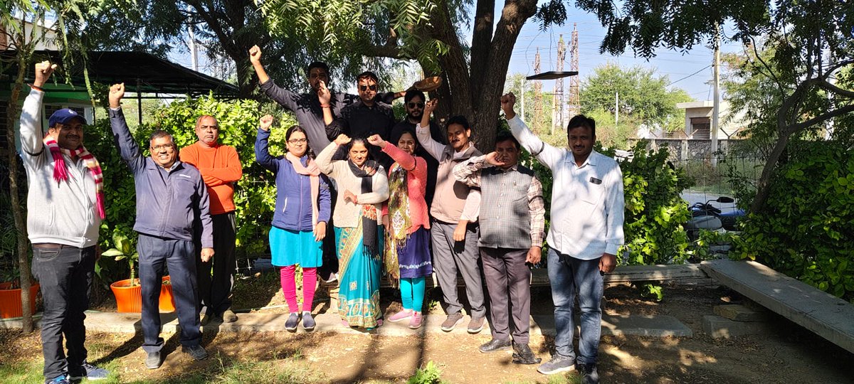 ब्यावर में काली पट्टी बांधकर विरोध

#Stop_Privatization_of_Electricity

#बिजली_का_निजीकरण_बंद_करो 

#Stop_Privatization_of_Electricity

#बिजली_का_निजीकरण_बंद_करो
<a href="/BhajanlalBjp/">Bhajanlal Sharma</a> <a href="/imHimmatsinghG1/">HIMMAT SINGH GURJAR -हिम्मत सिंह गुर्जर</a> <a href="/PrthveerajG/">prathviraj gurjar</a> <a href="/KeshavKumarVyas/">Keshav Kumar Vyas</a>