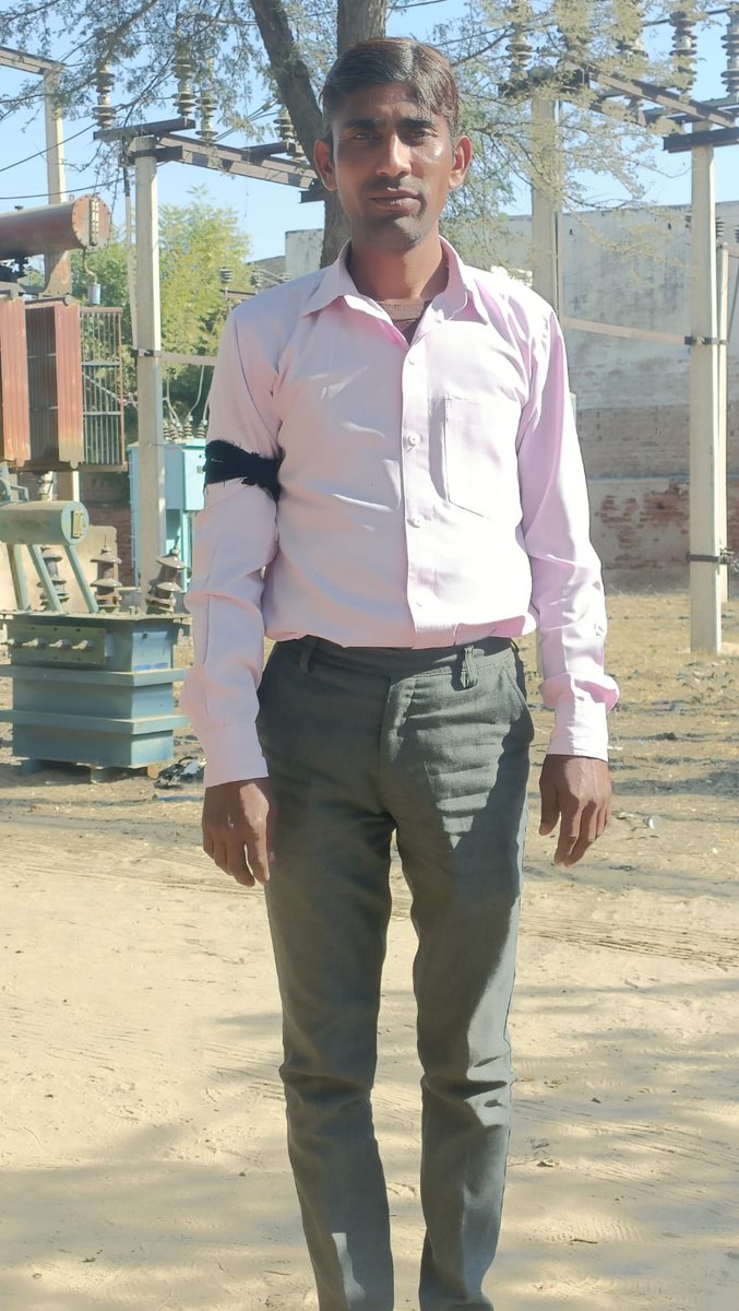 माननीय मुख्यमंत्री <a href="/BhajanlalBjp/">Bhajanlal Sharma</a> से निवेदन है कोविड जैसी महामारी में विधुत विभाग के अधिकारियों और कर्मचारियों ने जान की बाजी लगा कर राजस्थान की विधुत व्यवस्था को सुचारू रखा था।
<a href="/PrthveerajG/">prathviraj gurjar</a> 

#Stop_Privatization_of_Electricity

संघर्ष पथ पर 
आपका साथी