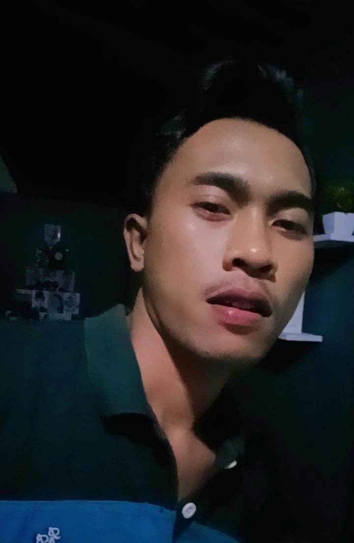 ADI_20S's tweet photo. Sayang, aku udah siap dikamar nih, cepetan nyusul ya 😅 https://t.co/GQh6TLGT4u