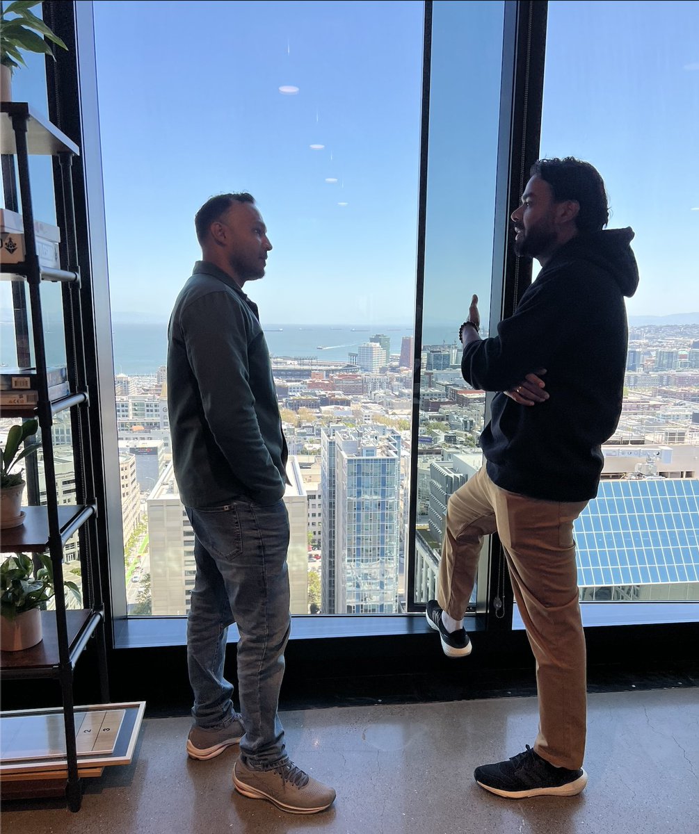JIDRodrigo's tweet photo. Your Network = Your Net Worth

One connection can:
- Land your dream job
- Help you find clients or collaborators

But it can also:
- Limit your opportunities
- Discourage you from taking risks

LinkedIn success story: J and I met @Oracle which I was hired via @LinkedIn https://t.co/1u6OnxSkCz