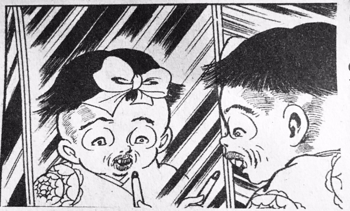 醜いタマミが、少しでもかわいくなろうと、鏡台の前でお化粧して涙を