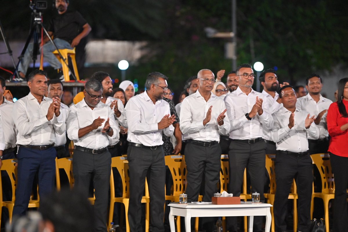 MDPSecretariat's tweet photo. ގާނޫނުއަސާސީގެ ދިފާއުގައި ކާނިވާ ސަރަހައްދަށް ރޭ ވަޑައިގެންނެވި ހުރިހާ ބޭފުޅުންނަށް ޝުކުރިއްޔާ. 

#QAgeDhifaaugai