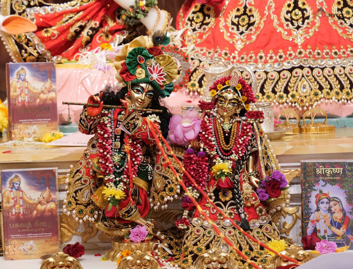 ISKCONPune's tweet photo. 🙏🏽Gita Jayanti Special Darshan 📿 🗓11-12-2024🙏
🌷Sri Sri Radhavrindavanchandra🌷
🚩@ISKCONNVCCPune🚩
.
.
#MokshadaEkadashi #ISKCONNVCC #ISKCONNVCCPune #ISKCONPune #ISKCON #radhakrishna #ekadashi2024 #11thDecember2024 #Gitajayanti2024 #Bhagavadgita  #Gitajayanti  #BookMarathon https://t.co/TkaMvsRAH4